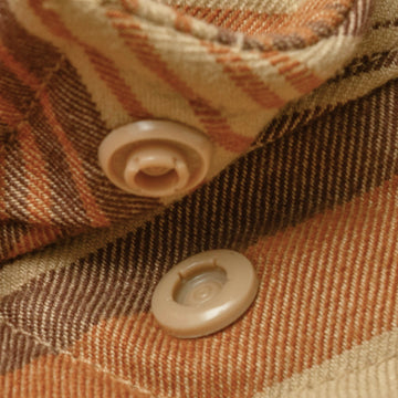 collar snaps on shirt