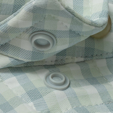 collar snaps on shirt collar